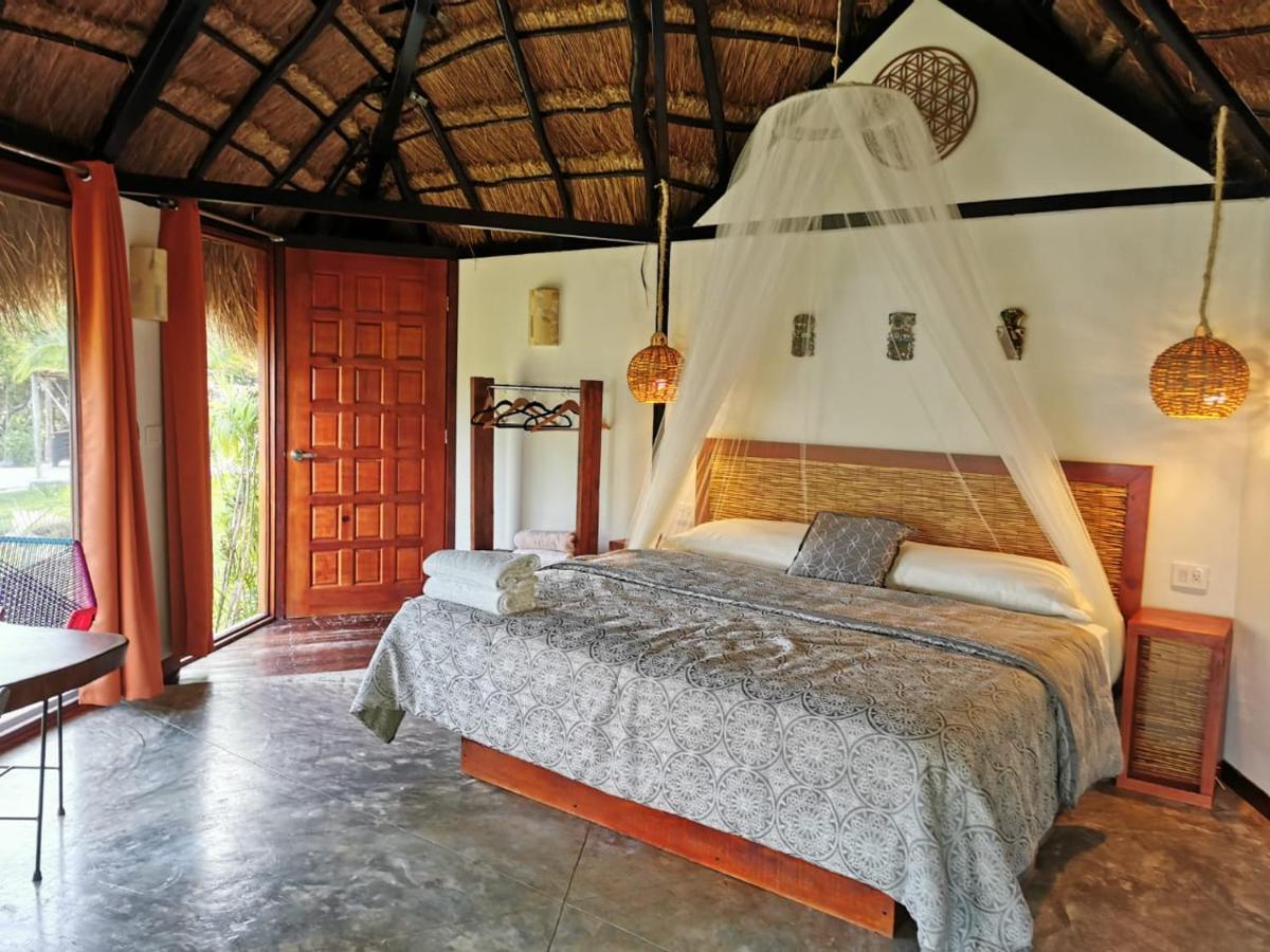 Mercedes Bacalar Buitenkant foto